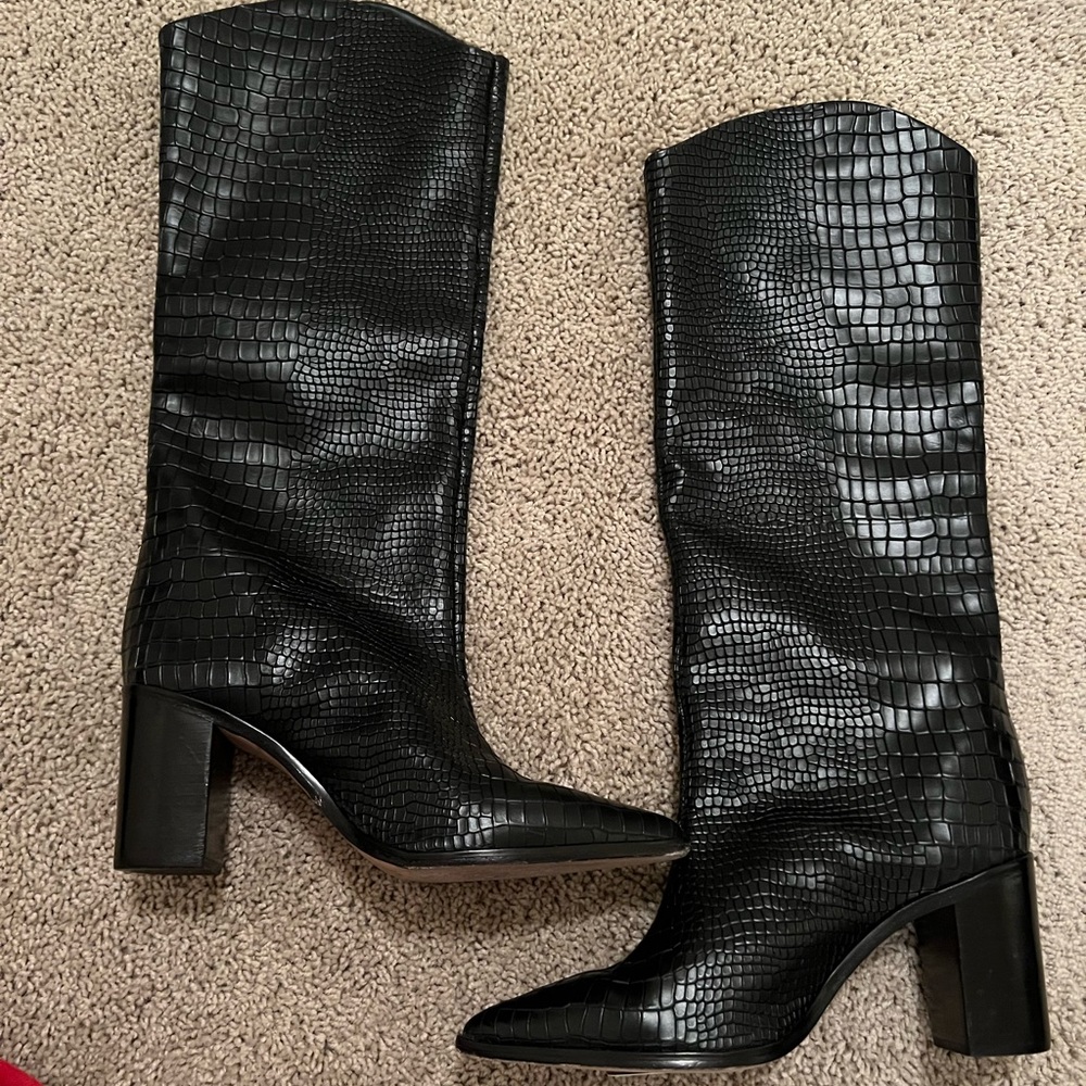 Schutz Size 9 Boots. Black Snakeskin